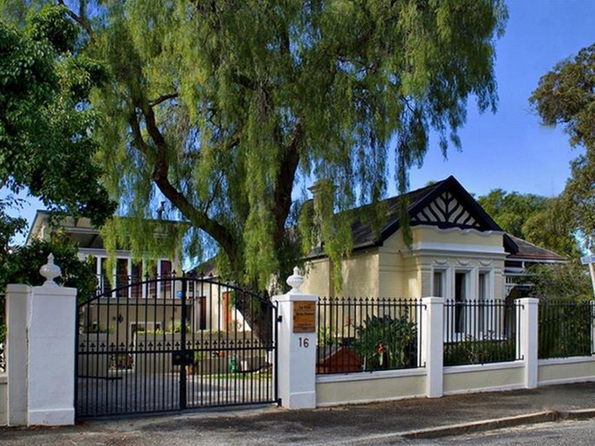 Belle Ombre Bed & Breakfast